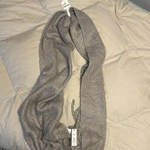 Gray Oblong scarf